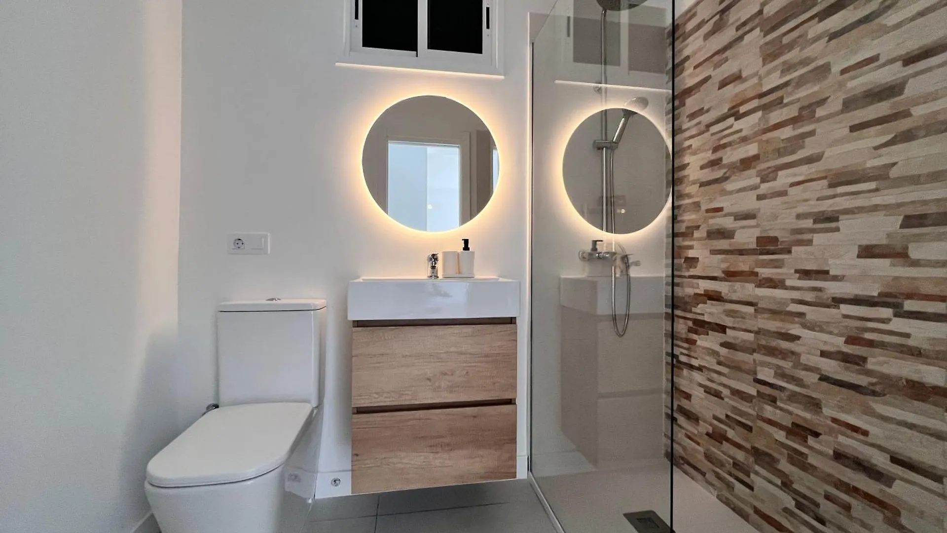 Seaview Modern Apartment In Downtown Los Cristianos  Španělsko