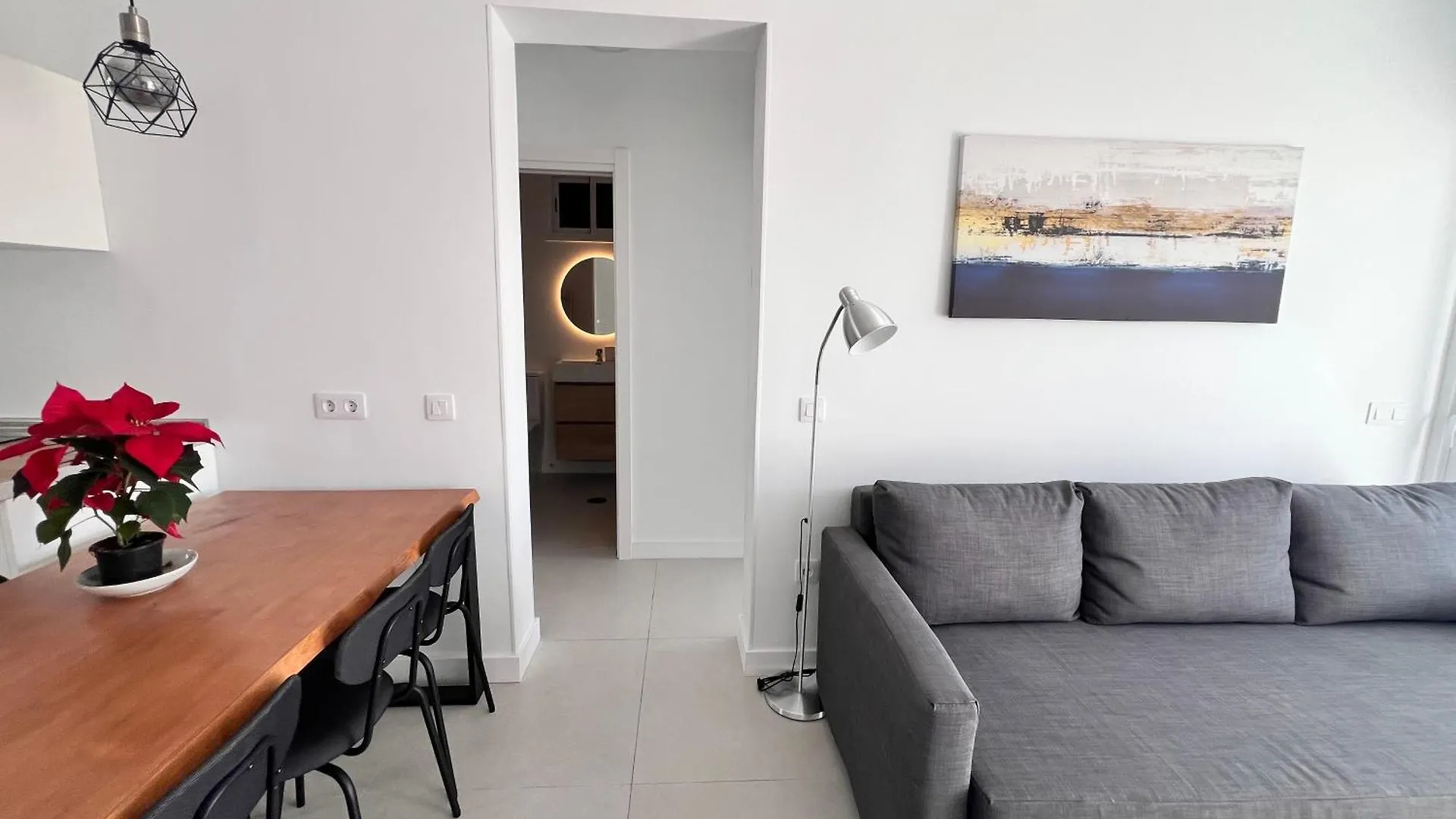Seaview Modern Apartment In Downtown 로스크리스티아노스